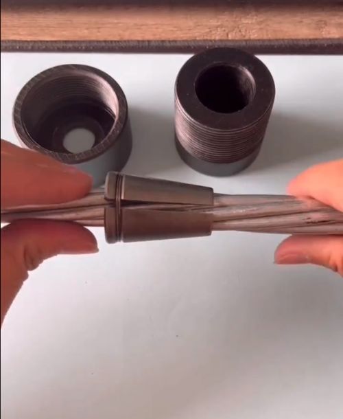 柔性光伏支架锚具1.jpg 柔性光伏支架锚具.jpg